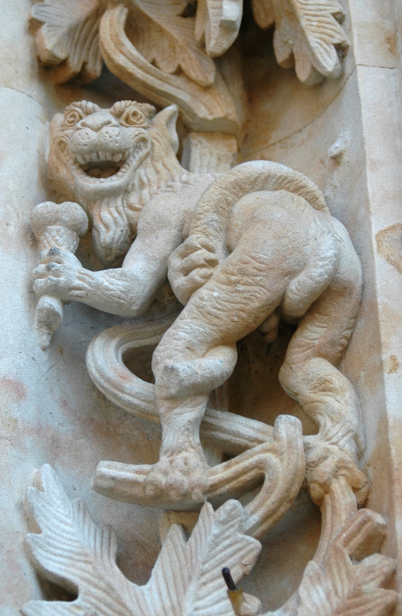 Illustration for article titled A Menagerie of Church Gargoyles Includes Aliens and Astronauts